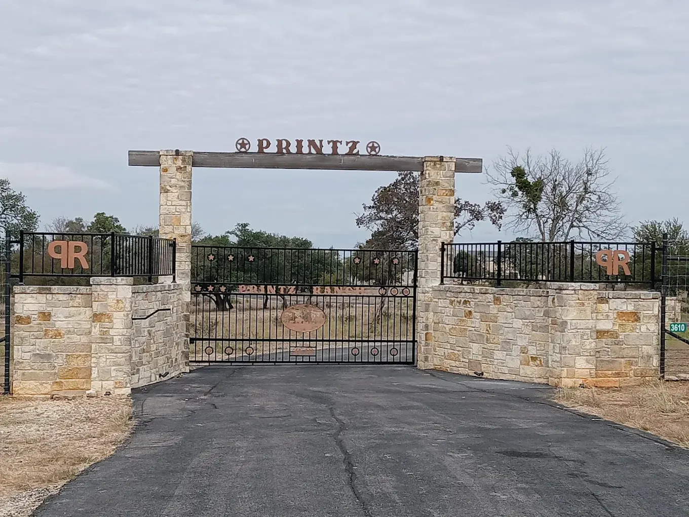 Custom welded metal ranch entrance gate built by VP Welding in Burnet, Texas